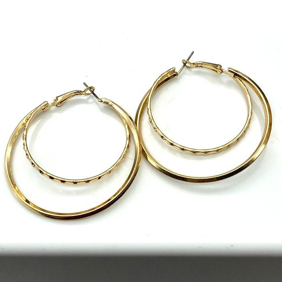Unique Vintage Double Hoop Earrings, Hammered and Beveled Gold Tone, Good Size - Picture 4 of 5
